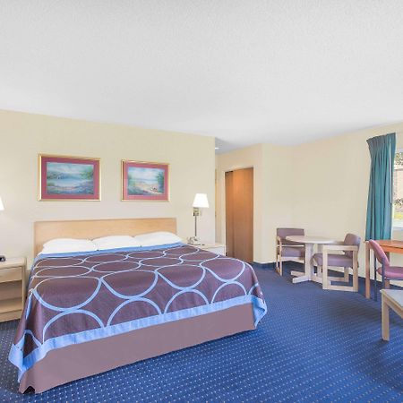 Super 8 By Wyndham Canandaigua Ngoại thất bức ảnh