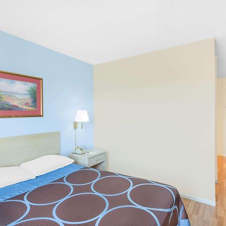 Super 8 By Wyndham Canandaigua Ngoại thất bức ảnh