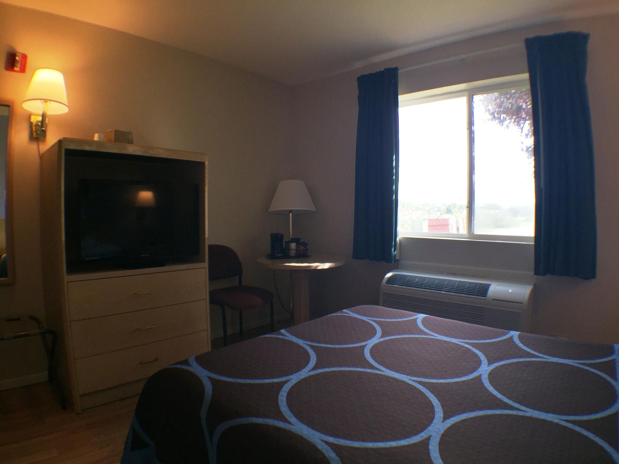 Super 8 By Wyndham Canandaigua Ngoại thất bức ảnh